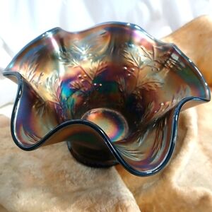 Vintage Fenton Iridescent Holly Hat Pepper Plant Ruffled Bowl Dish compote